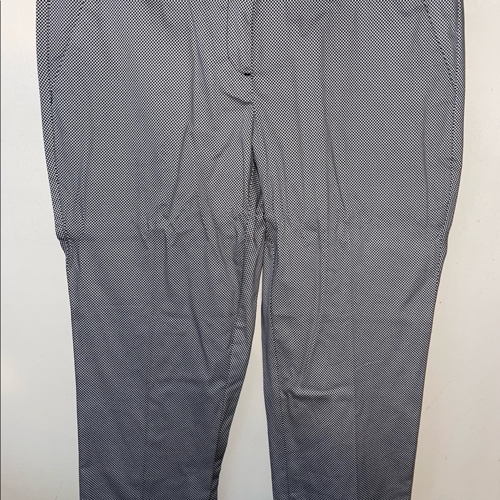 Crop pant straight leg. NWT